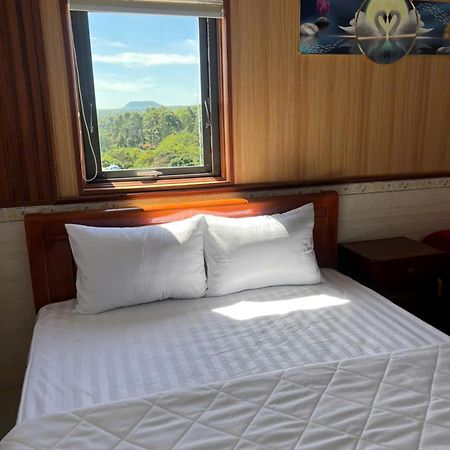 Binh Minh Hotel Pleiku Buitenkant foto