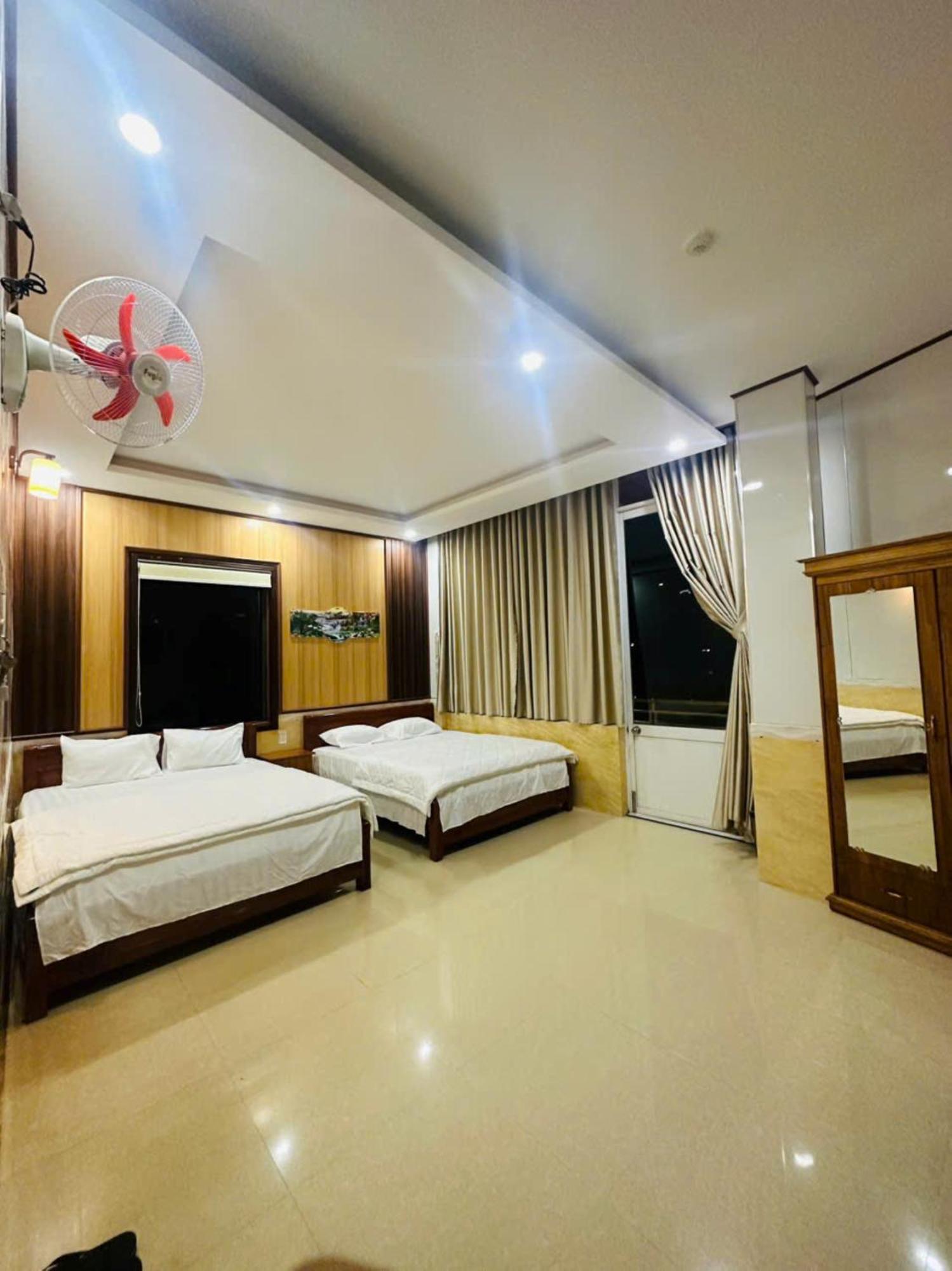 Binh Minh Hotel Pleiku Buitenkant foto