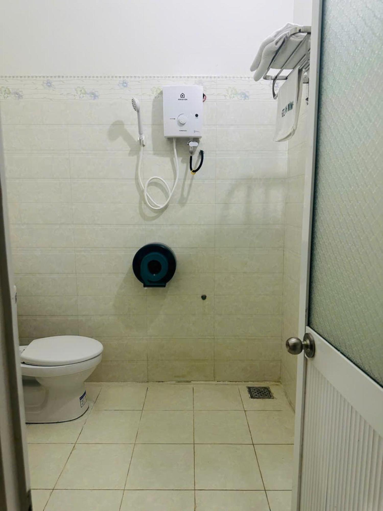 Binh Minh Hotel Pleiku Buitenkant foto
